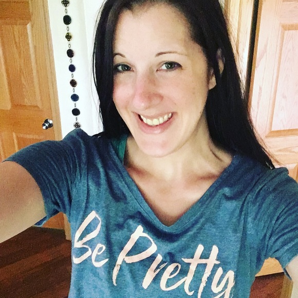 Meet your Posher, Heidi - Picture 2 of 2